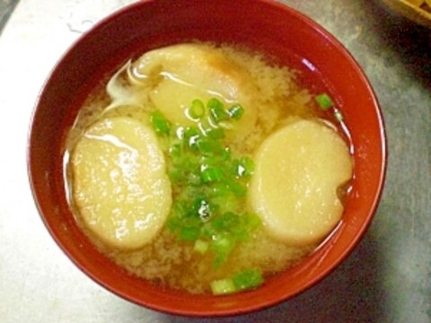 お麩と玉ネギのお味噌汁